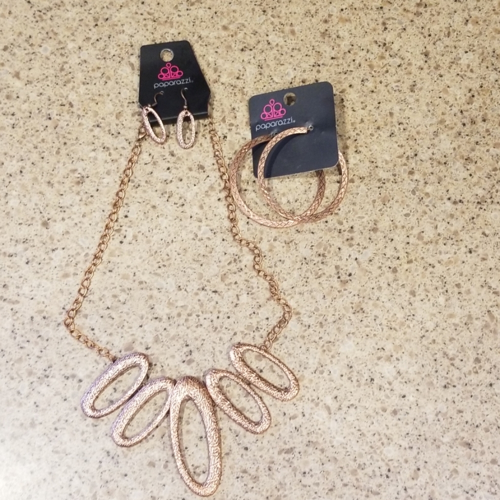 Paparazzi earrings & necklace